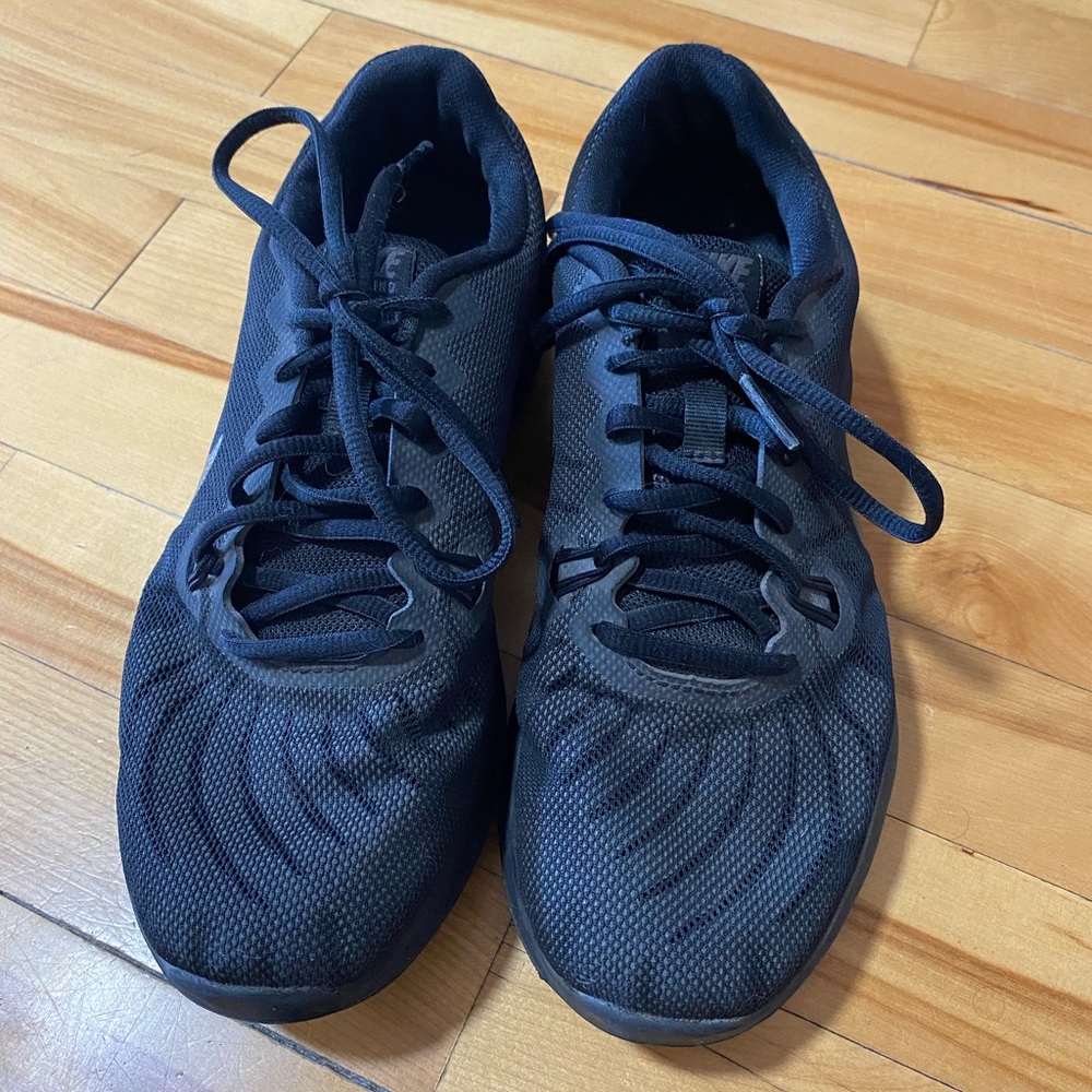 Womens Black Nike Shoes